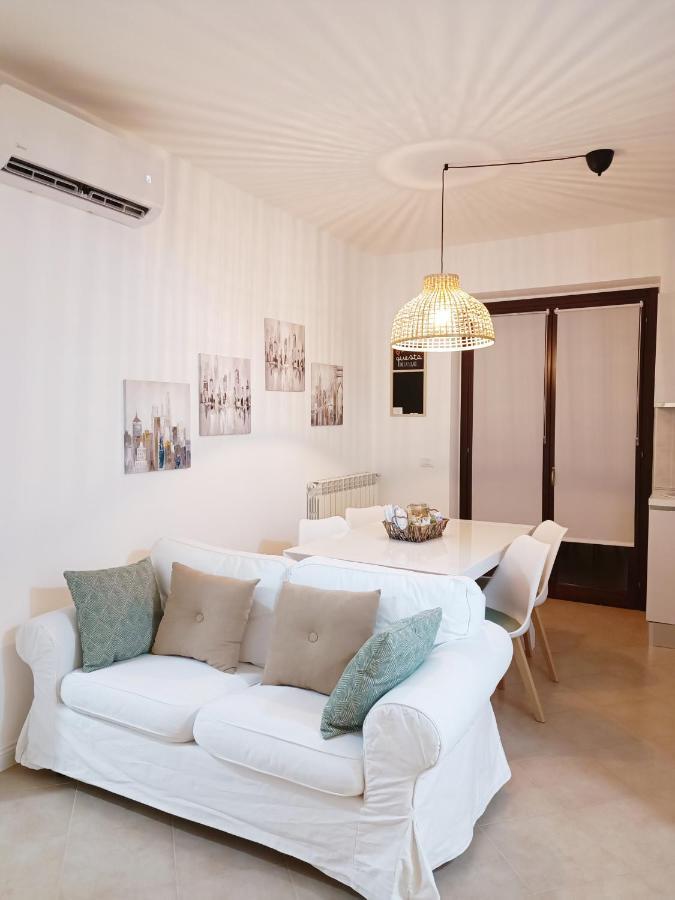 Ai Castelli Apartment - Locazione Turistica Cin It58060C2Fhnreg9A Colonna Luaran gambar